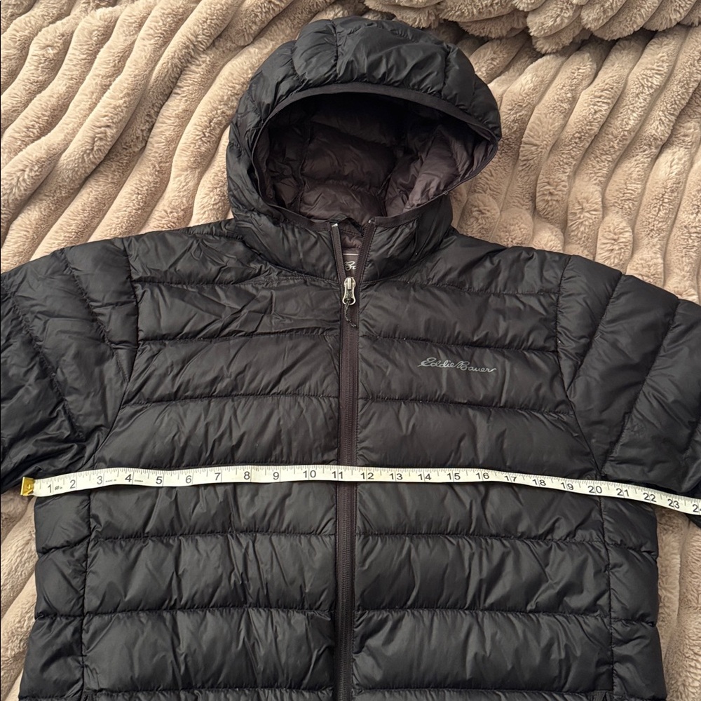Eddie Bauer Men’s Hooded DOWN Puffer Jacket – Black, Size M Damage on cuff - Picture 5 of 6